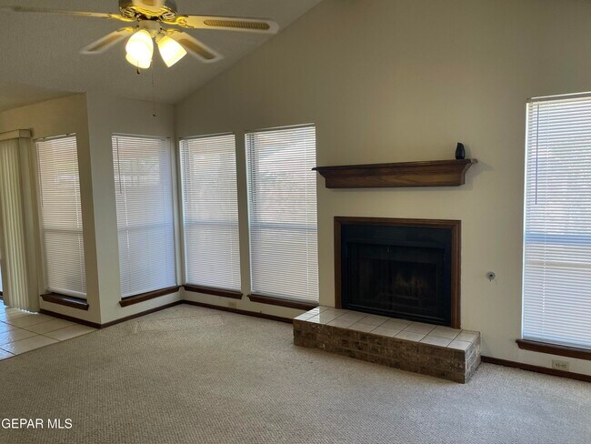 Foto del edificio - 10640 Islerock Dr