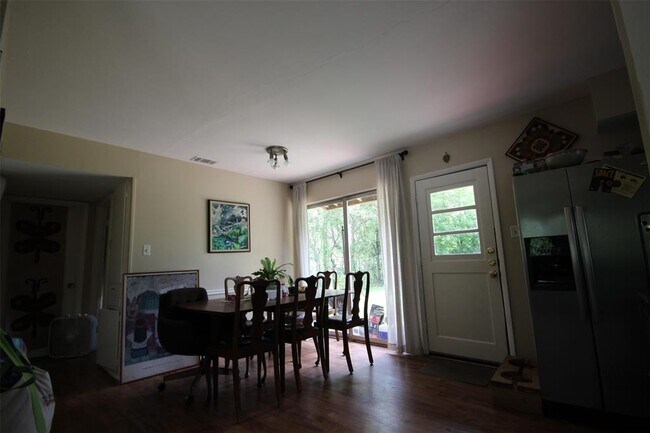 Building Photo - 4614 Raintree Blvd