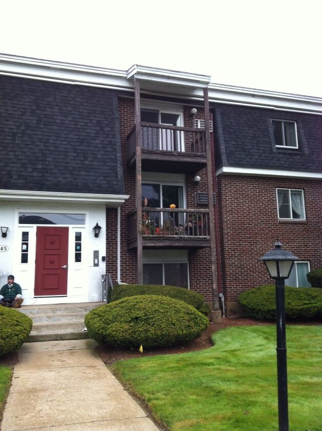 45 Will Dr, Canton, MA 02021 Condo for Rent in Canton, MA