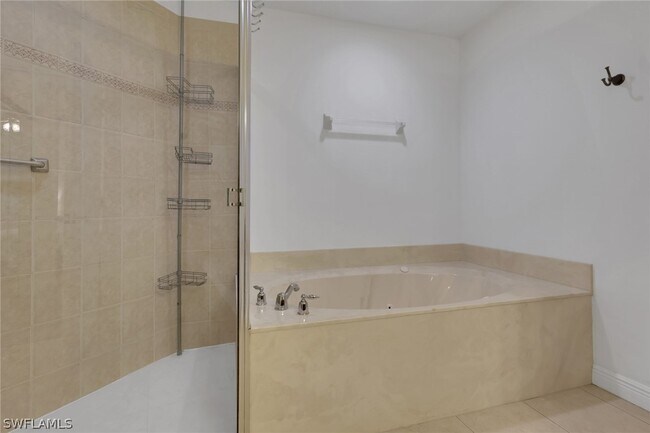 Building Photo - 3353 Antica St