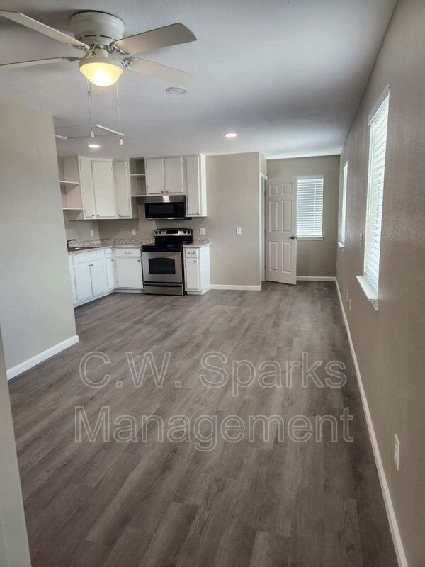 Foto del edificio - 1317 E Main St