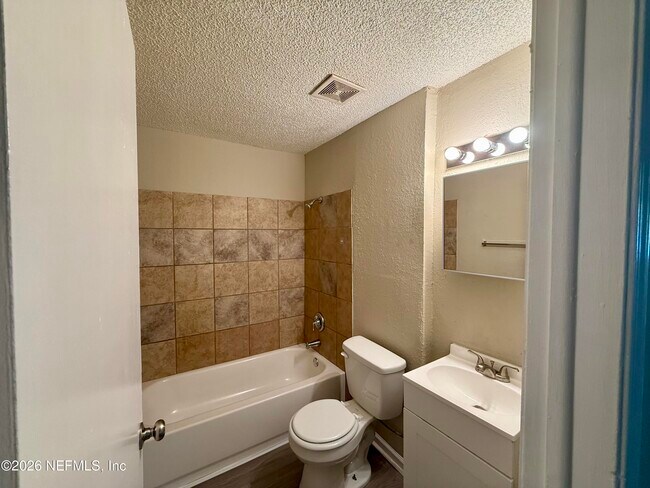 Foto del edificio - 2173 W 14th St