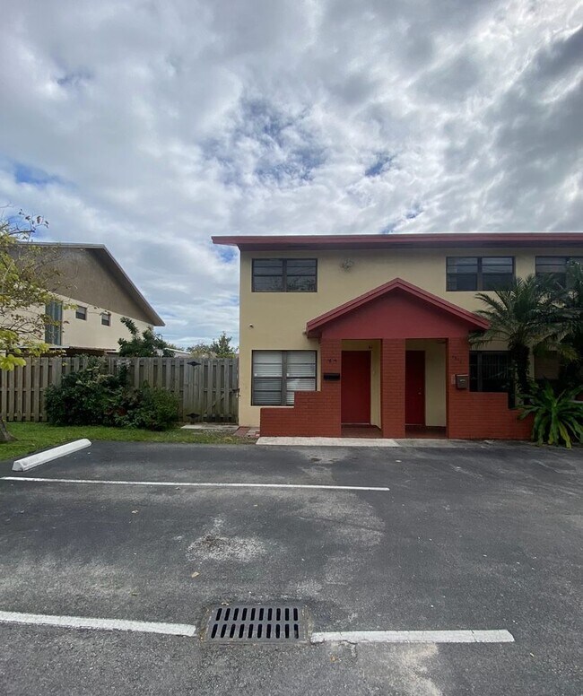 Foto del edificio - 1616 NE 151st St