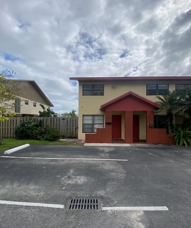 Photo - 1616 NE 151st St (North Miami Beach, FL) Apartments