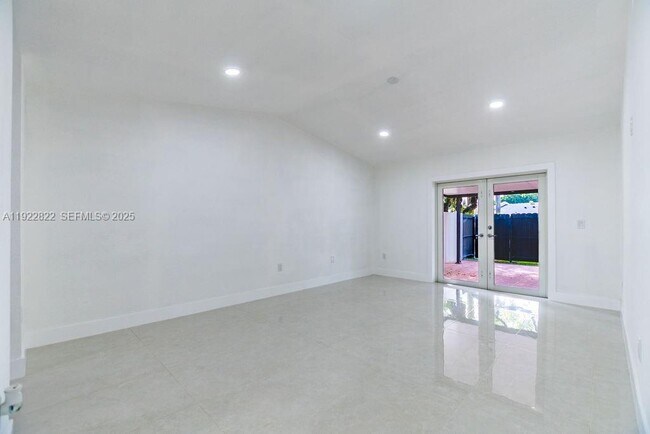 Foto del edificio - 5240 SW 139th Pl