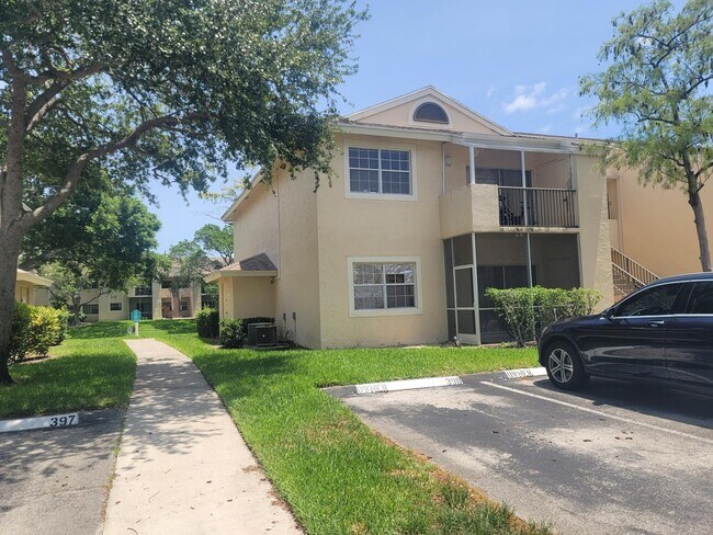 Foto del edificio - 671 Cypress Lake Blvd