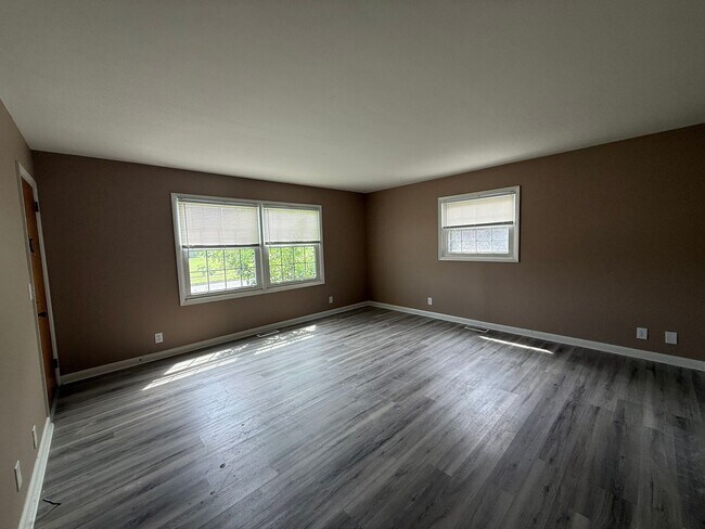 Foto del edificio - 133 E Ravine Rd