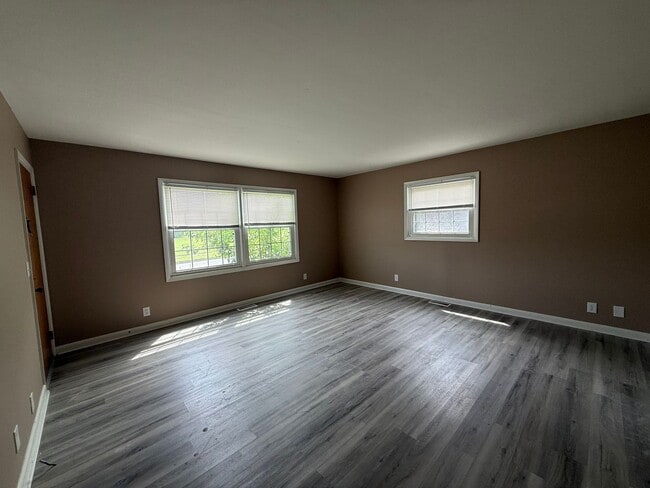 Building Photo - Updated One Level Apt - Kingsport, TN