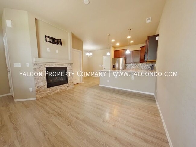 Building Photo - Gorgeous Townhouse in Stetson Hills! - Ava...