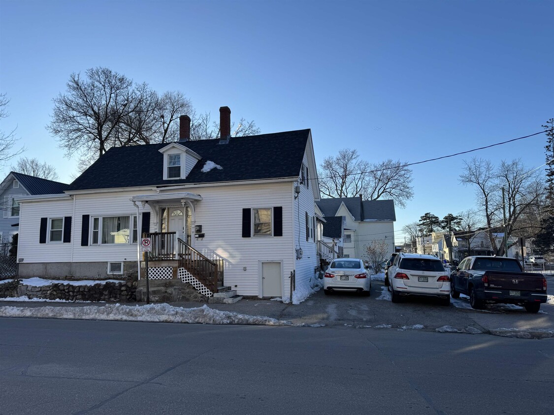 Primary Photo - 40 Ashland St