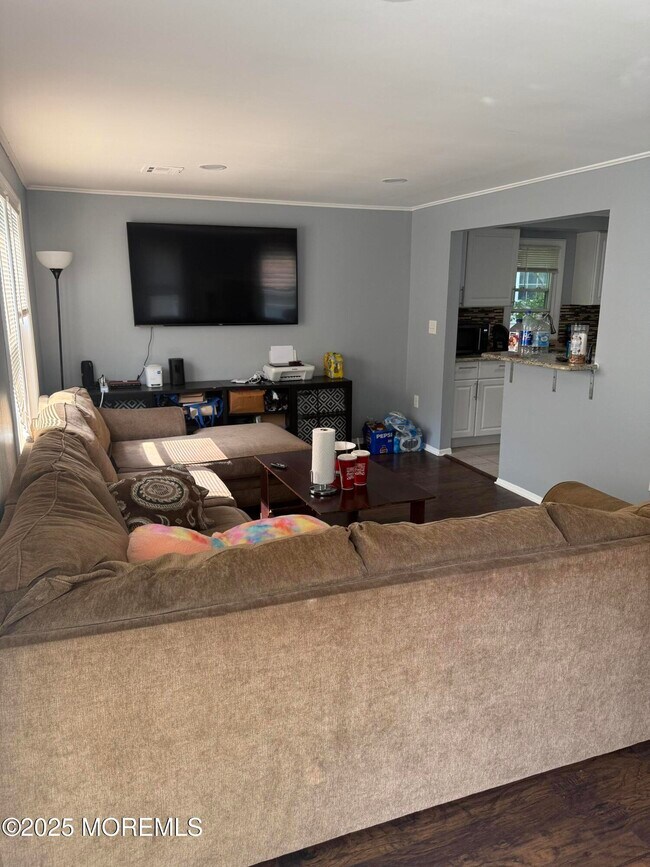 Foto del edificio - 148 Dewitt Ave