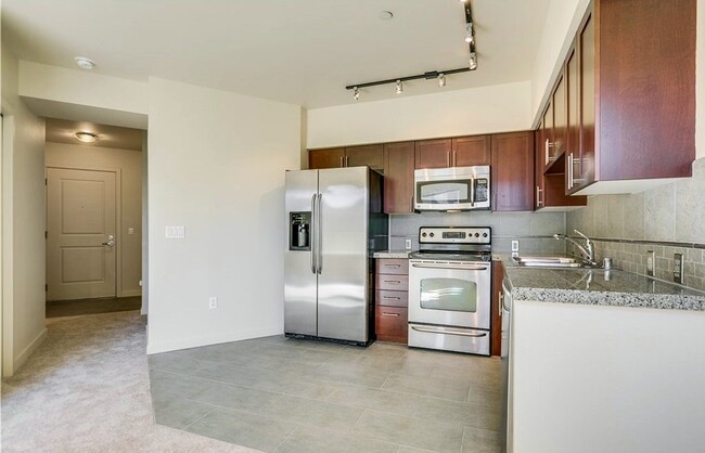 Building Photo - Open 1-bed condo in the Heart of Ballard