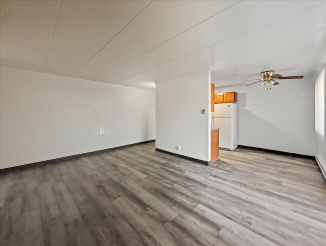 Building Photo - 350 S Main St