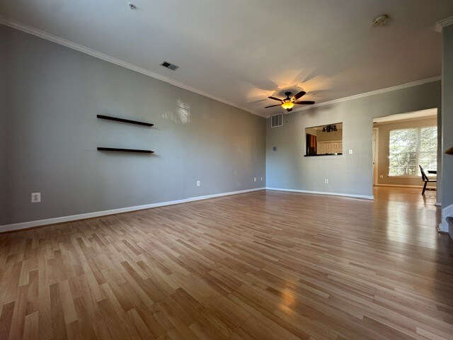 Sala de estar - 61 Harbour Heights Dr