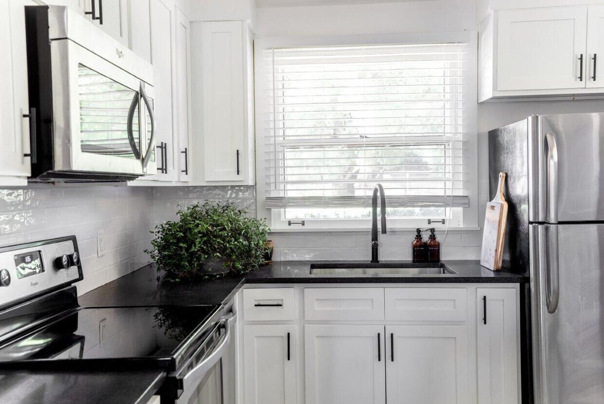 Primary Photo - Completely Renovated 1 Bedroom 1 Bath Home...