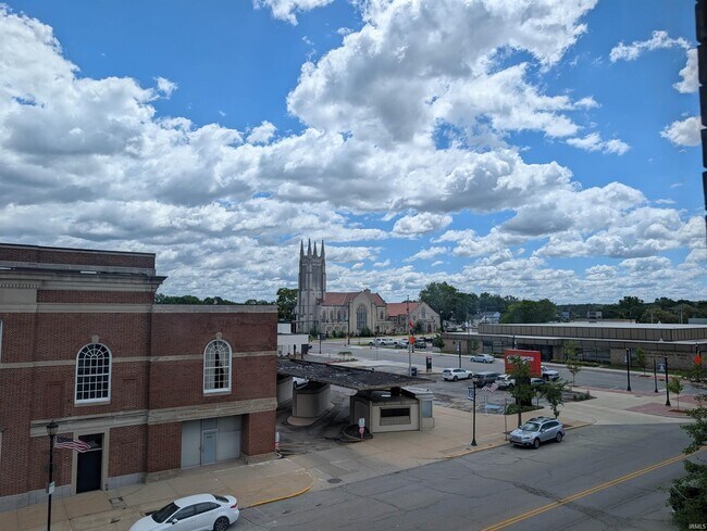 Foto del edificio - 109 S Main St