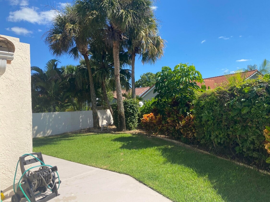 Foto del edificio - 10521 Mendocino Ln