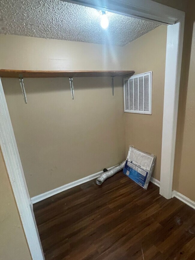 Foto del edificio - 438 Roger Williams Ave