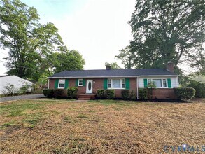 Building Photo - 901 Ridgecliff Dr