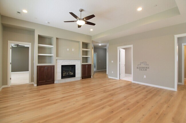 Building Photo - 3 Bedroom, 2.5 Bath + an Office Home in Richland