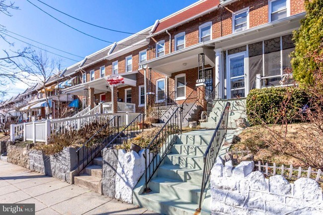 Foto del edificio - 813 Ingraham St NW