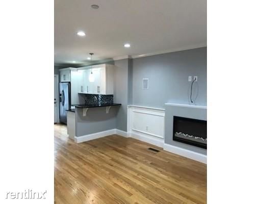 Foto del edificio - 2 br, 1 bath  - 291 D Street #1 NG 1