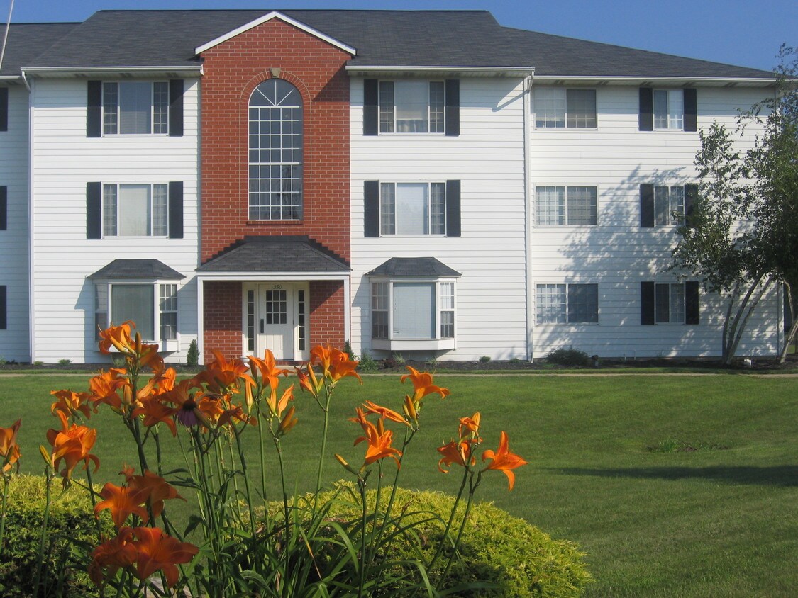 Cross Creek Apartments Rentals Brunswick, OH