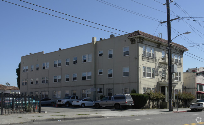 Building Photo - 1620 Fruitvale Ave