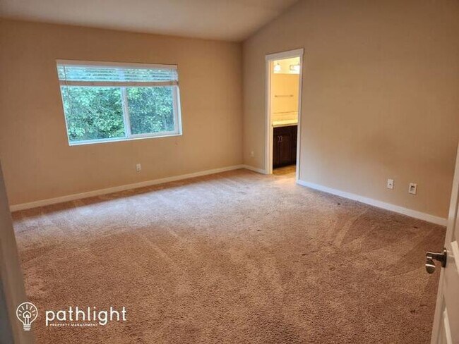 Building Photo - 1422 34th Street Southeast, Puyallup, WA, ...