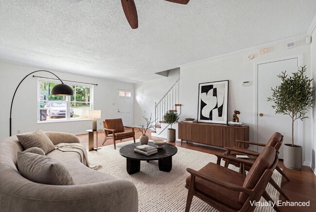 Building Photo - GREAT LOCATION 2BED 2BATH! FENCED IN YARD!