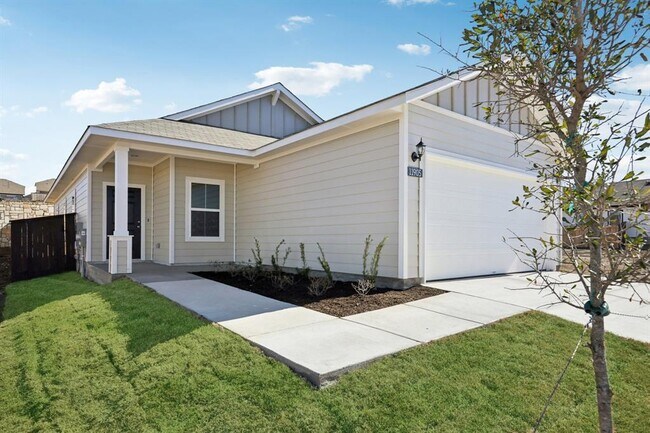 Building Photo - 11905 Murano Dr
