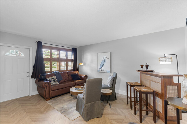 Building Photo - 30 SE 13th St