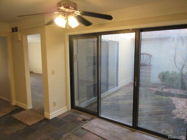 Building Photo - 1608 S Hill Cir