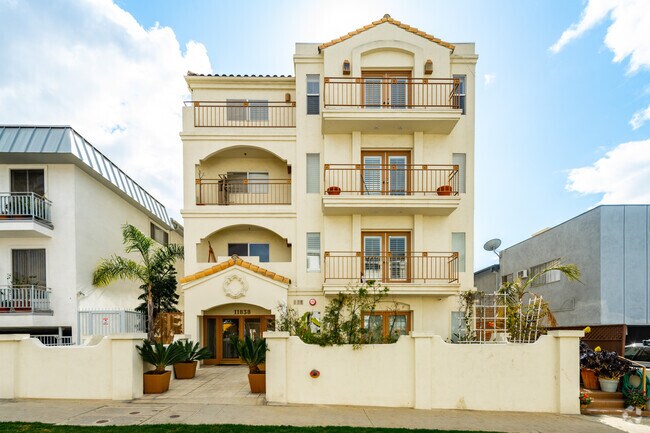 Exterior - 11838 Kiowa Ave