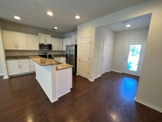Building Photo - Ztp-Bayberry -7003 Butterfly Ct (LEASE ONL...