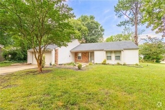 Building Photo - 1545 Lakeport Ct