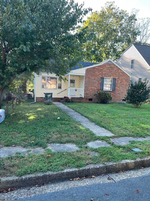 Primary Photo - 7406 Wentworth Ave