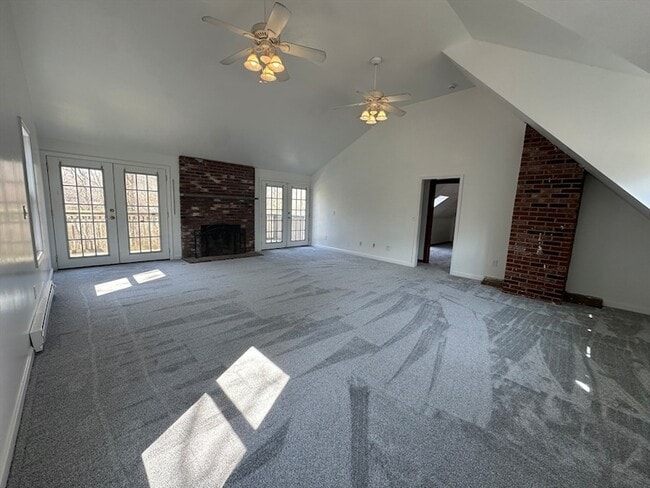 Foto del edificio - 63 Crabtree Rd