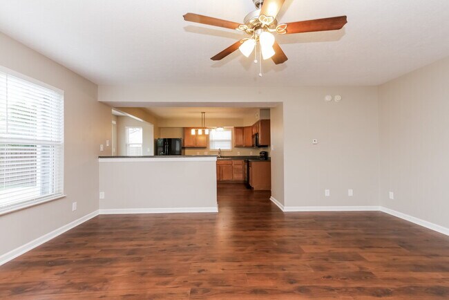 Foto del edificio - 8047 Twin River Dr