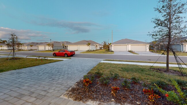 Foto del edificio - 8318 Waterscape Rd