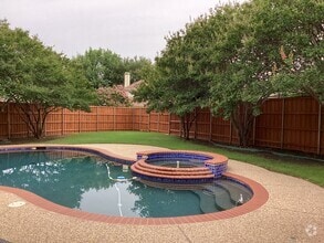 Building Photo - 7313 Hollingsworth Dr