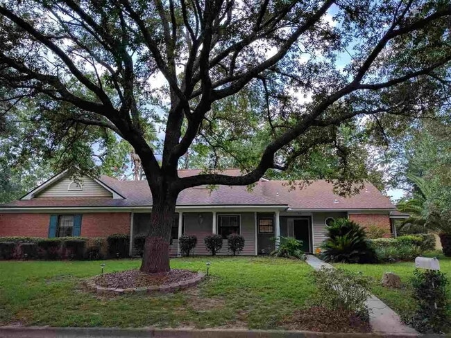 Stunning 3-Bed, 2-Bath Home in the Heart of Killearn Estates! - Stunning 3-Bed, 2-Bath Home in the Heart of Killearn Estates!