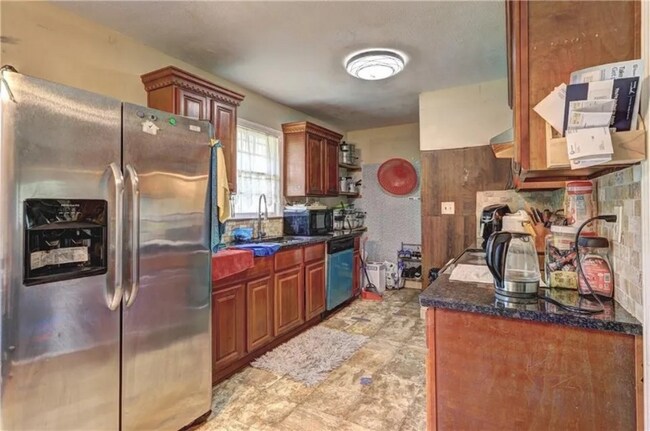 Foto del edificio - 5783 Sharon Dr NW