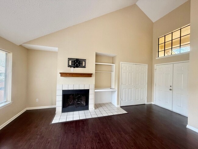 Foto del edificio - 2-bed/2-bath off Eagles Nest