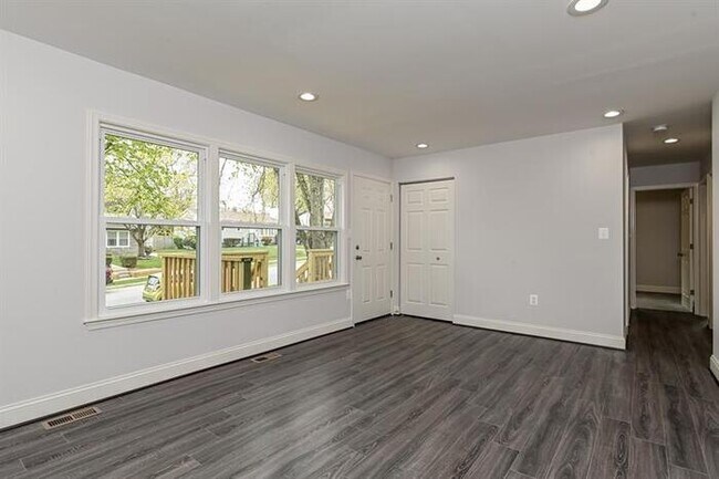 Building Photo - 106 Oakmere Road