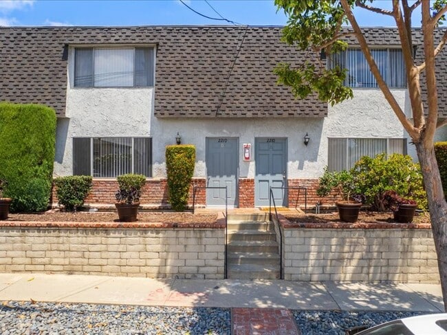 Building Photo - 2210 Gaviota Ave
