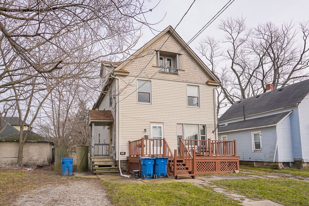 Primary Photo - 1025 W 23rd St