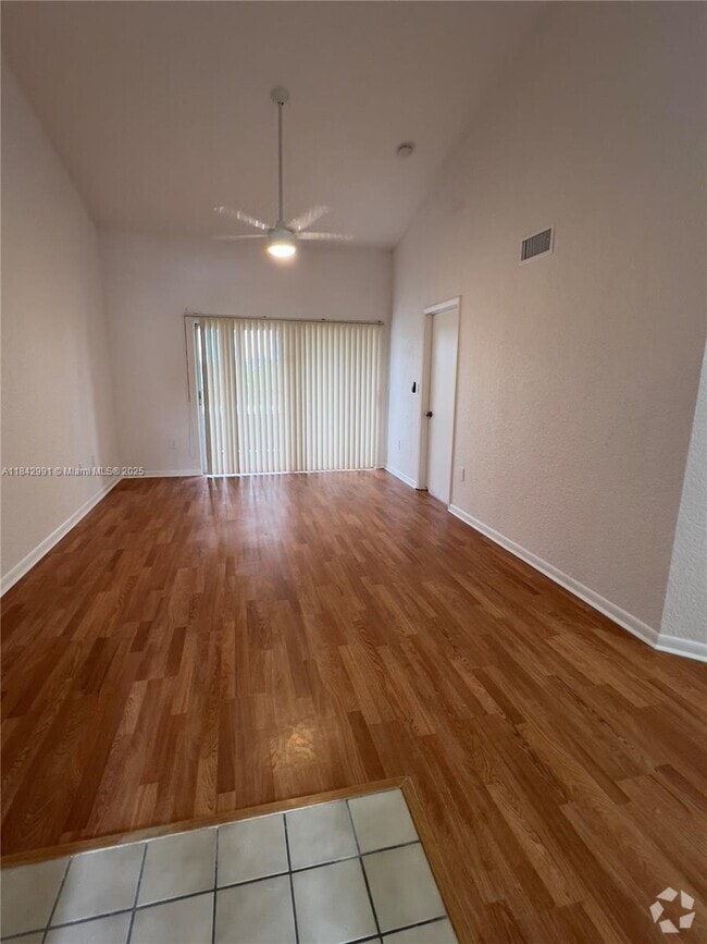 Building Photo - 2861 N Oakland Forest Dr