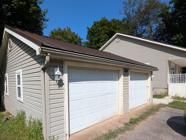 Building Photo - 286 Cottage Ave