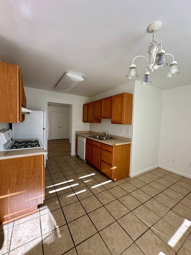 Foto del edificio - 3 Bedroom 2 Bath Condo in New Castle